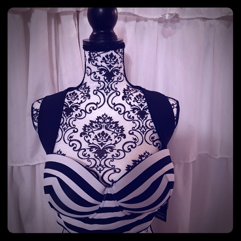 BNWT Torrid Swim Top